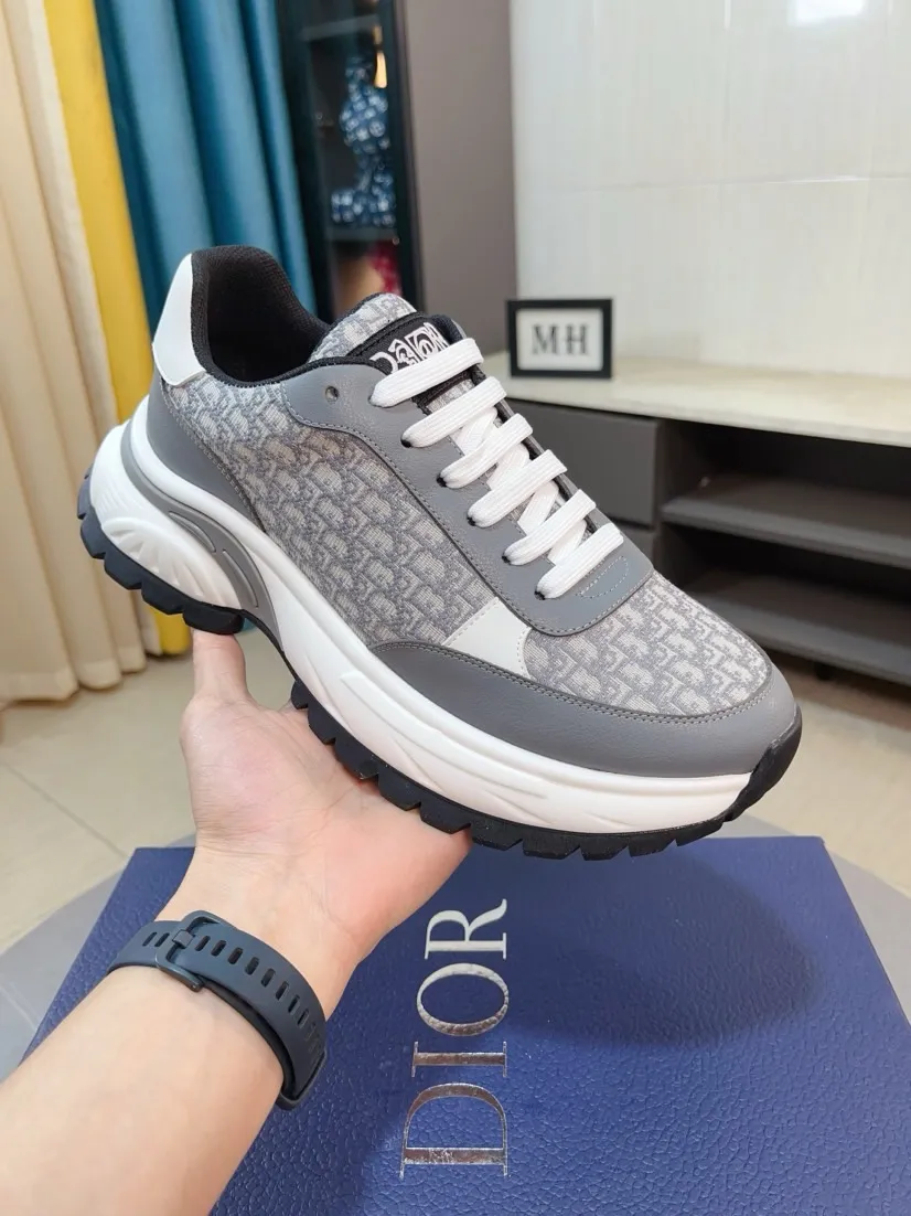 Men's men's shoes 💰438🌹🌹【Dior】Best-selling official website world premiere🔝High-end men's shoes brand official website latest series: The upper is made of imported cowhide with specially designed fabrics➕Mesh breathable lining. Make walking more convenient and comfortable! Compared with the official quality, Midea’s 1:1 replica. Create a fashionable personality to set off your uniqueness! A must-have for trendy men! Classic style. Men's sizes: 38-44.